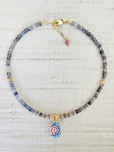 Charger l'image dans la galerie, Collier Claudette iolite avec cauri