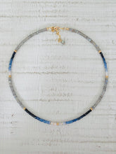 Charger l&#39;image dans la galerie, Collier Eleonore labradorite et saphir bleu

