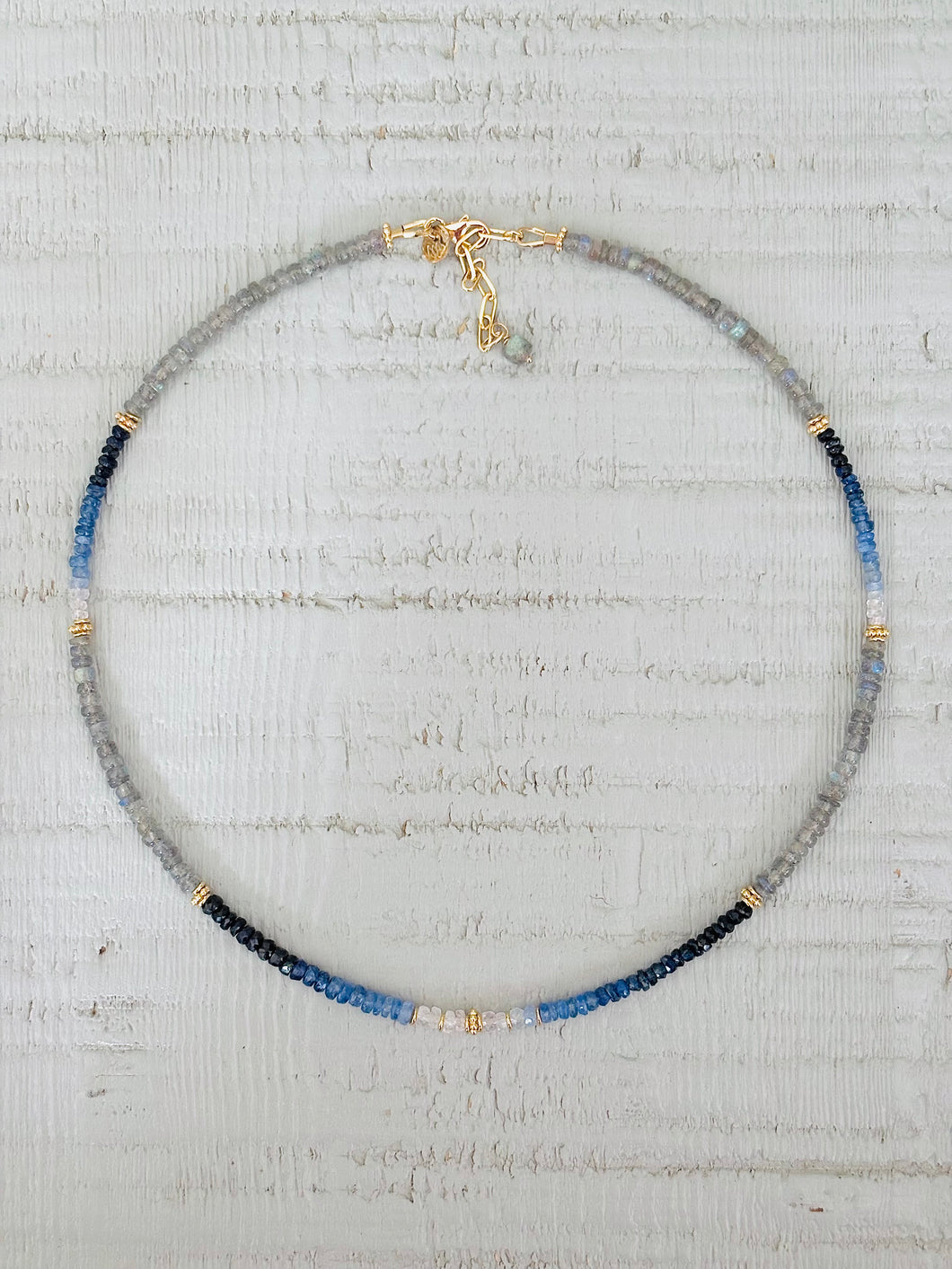 Collier Eleonore labradorite et saphir bleu