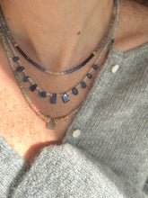 Charger l&#39;image dans la galerie, Collier Eleonore labradorite et saphir bleu
