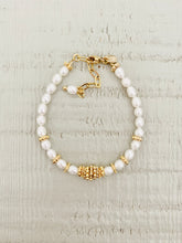 Charger l&#39;image dans la galerie, Bracelet Lucette en perle blanche
